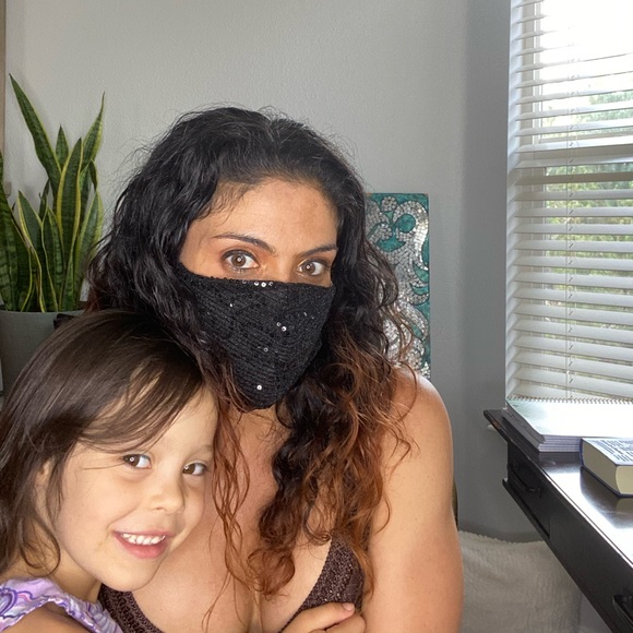 Black Sequin Mask - Picture 11 of 15